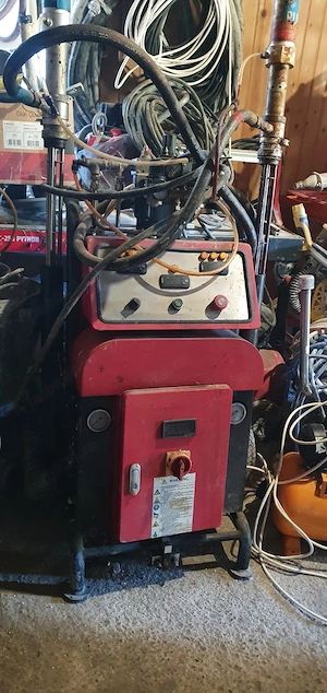 Mașină industriala profesională de spumă poliuretanica ptr izolații Bisonte kit complet accesorii 