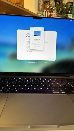 MacBook Pro 16 inch 2023 Apple M2 Pro 16GB RAM stare excelentă - imagine 2