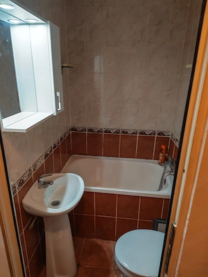 Proprietar ,inchiriez garsoniera 