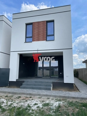 Duplex cu 4 camere separat prin casa scării- Mosnita Nouă/Calea Urseni