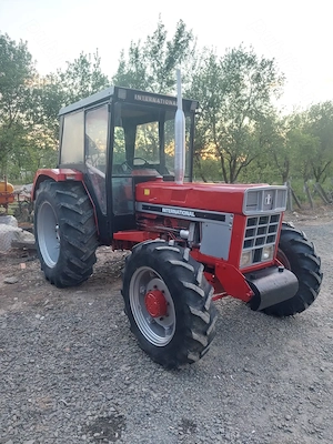 Tractor International 844