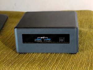 Intel NUC 8 Pro NUC8v7PNH mini pc, Intel Core i7-8665U, ram 8 Gb, SSd 250 Gb