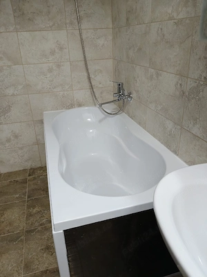 Închiriez apartament 