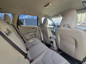Unic proprietar! Vând Volvo XC60  - imagine 4