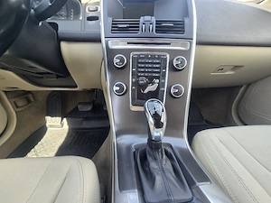 Unic proprietar! Vând Volvo XC60  - imagine 6