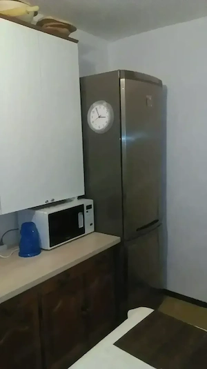 inchiriez o camera in apartament langa Matrou Eroii Revolutiei, parcul Carol si Tineretului
