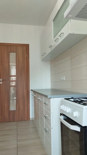 VÂND: Apartament 2 camere  terasa 11mp,  Bella Vista, Tractorul (Brașov) , sudic, proprietar - imagine 5