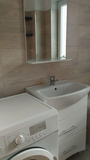 VÂND: Apartament 2 camere  terasa 11mp,  Bella Vista, Tractorul (Brașov) , sudic, proprietar - imagine 8