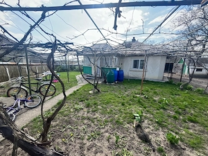 Gospodarie completa de vanzare situata in satul si comuna Lozna, judetul Botosani. - imagine 2
