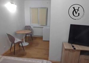 Camera tip studio situată în Faleză Nord potrivită pentru o persoană,  cuplu.