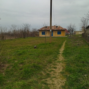 Vând teren intravilan plus casă batraneasca în Plopul, Murighiol, Tulcea. Suprafață totala 743 mp