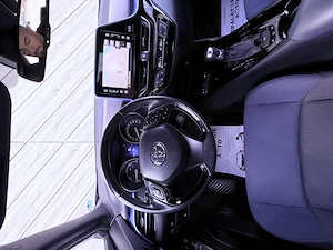 Toyota C-HR Hybrid 1.8 - imagine 11