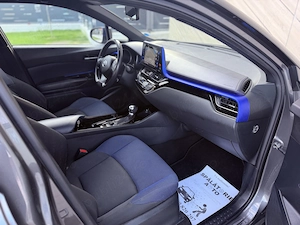Toyota C-HR Hybrid 1.8 - imagine 17