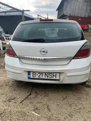 Vând Opel Astra H 1.4 Benzină   2010 - imagine 5