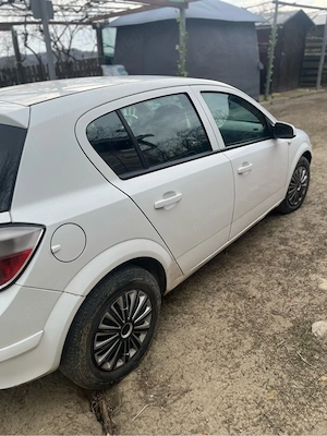 Vând Opel Astra H 1.4 Benzină   2010 - imagine 6
