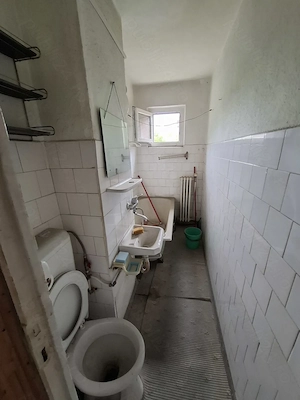 Vând apartament cu 2 camere  bloc de 4etaje la etajul 3 ocupabil imediat  - imagine 7
