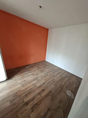 Vând apartament cu 2 camere  bloc de 4etaje la etajul 3 ocupabil imediat  - imagine 8