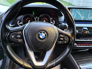 BMW Seria 5  530e iPerformance G30 - imagine 2