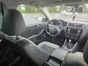 VW Jetta Highline 2.0 TDI DSG 150CP Bi-Xenon - imagine 5