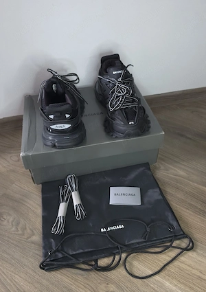 Balenciaga Track