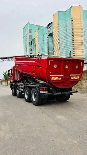 Renault Kerax 8x4 420dCI - imagine 3