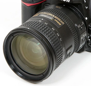 Obiectiv Nikon 18-200 