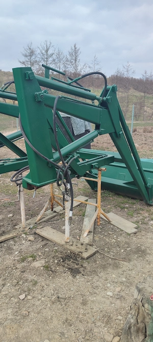 Tractor John Deere 4x4 cu incarcator  - imagine 4