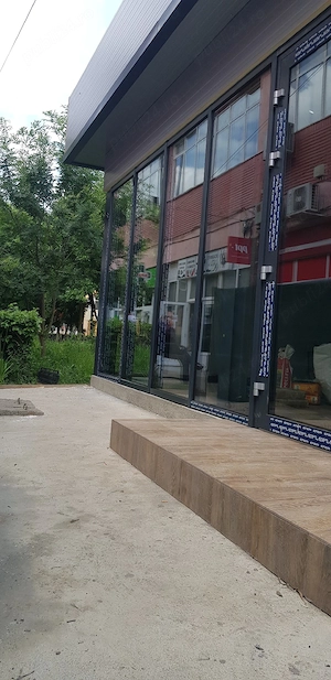 Închiriez spatiu comercial
