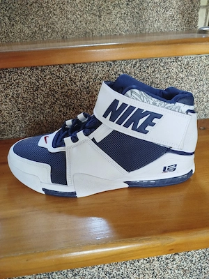 Pantofi sport Nike LeBron
