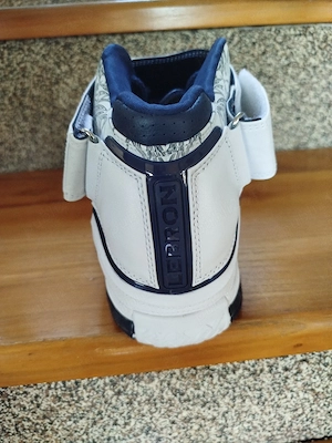 Pantofi sport Nike LeBron - imagine 2