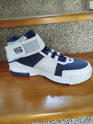 Pantofi sport Nike LeBron - imagine 4