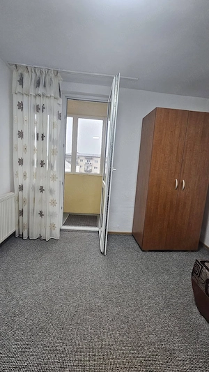Închiriez apartament cu 3 camere decomandate, strada Imparatul Traian - imagine 10