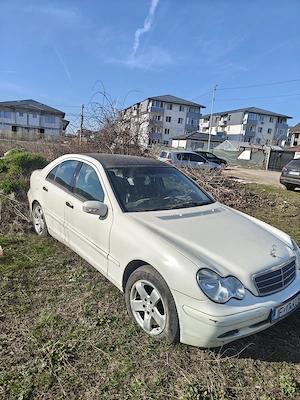 Mercedes-Benz C 200 Kompressor W203, 2.0 benzina, manuala, 2000 - imagine 2