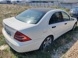 Mercedes-Benz C 200 Kompressor W203, 2.0 benzina, manuala, 2000 - imagine 3