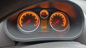 Vand Opel Corsa D an 2009, motor 1.2 benzină, 80 CP, 185000 km - imagine 3
