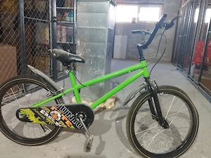 Vând bicicleta baieti