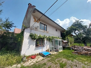 Doua corpuri de casa si teren de 1280 mp in centrul Rasnovului - imagine 4