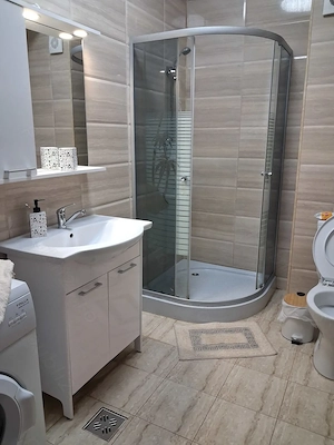 Inchiriez apartament! - imagine 3