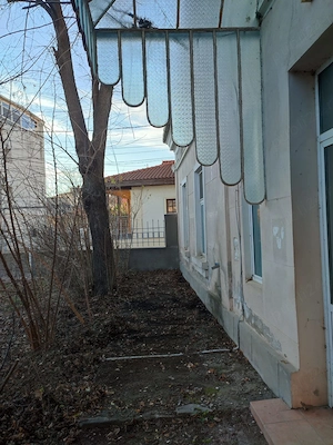 Casa intravilan, ultracentral, str. Decebal, Tulcea