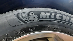 De vanzare 2 seturi anvelope 225/60/R18 Bridgestone / Michelin