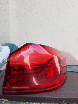 Vând lampa spate dreapta 