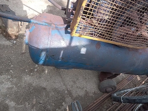 vând un atelier mare ,de toate.menghine chei mari mici.de forță,compresoare,butelii,de gpl si de com