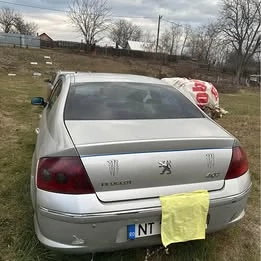 Dezmembrez Peugeot 407 2.0 RHR - imagine 9