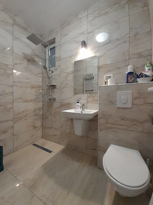 Aviz pentru Investitori !!!  PERSOANĂ FIZICĂ-VAND URGENT  Casa Pensiune in regim P+E, in Oradea, str - imagine 6