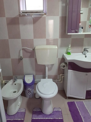 Casă de vânzare în Tecuci   spațioasă și primitoare - imagine 8