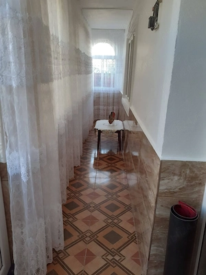 Casă de vânzare în Tecuci   spațioasă și primitoare - imagine 2
