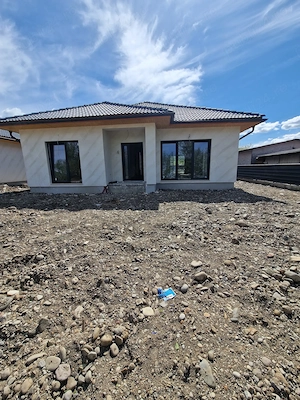 Casă cu predare la cheie zona Aerodrom Bistrița, 120 mp teren 6 ari