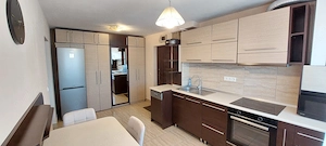 Apartament 3 camere( 2  balcon) Lift nou ! Calea Moldovei! lângăOMV si Spital Loc de parcare - imagine 4