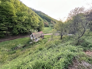 Teren cu casa de vanzare