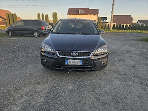 Ford Focus 1.6 tdci 90 cp - imagine 4